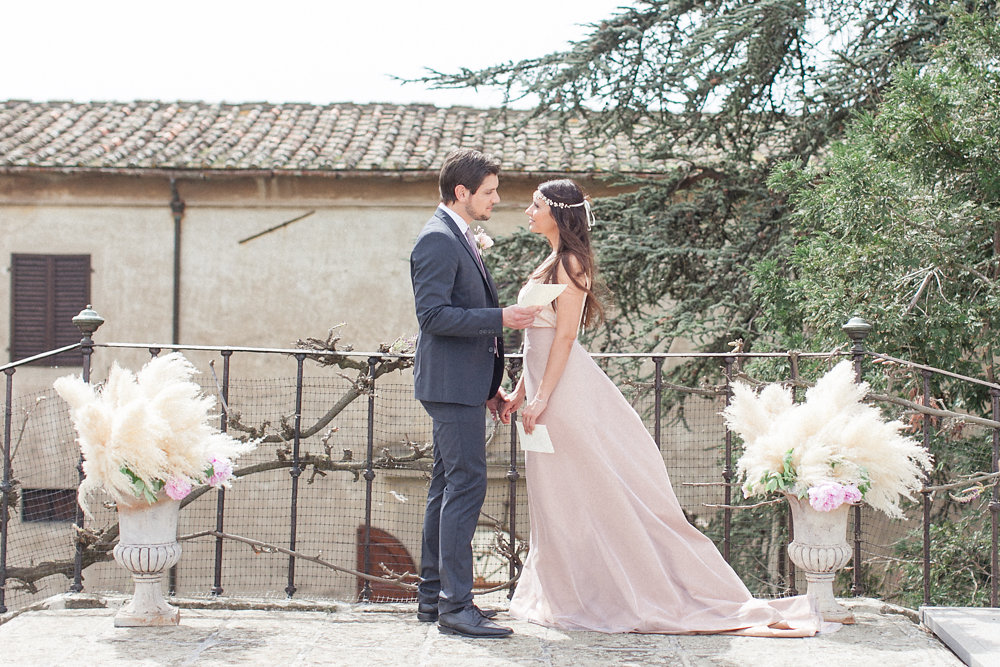 Intimate moments of the vows exchange in Italy