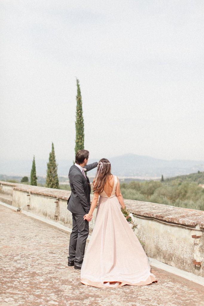 The picturesque garden settings of this venue and terrace with its spectacular view of the city of Florence makes it a unique spot to hold a sophisticated wedding in Tuscany