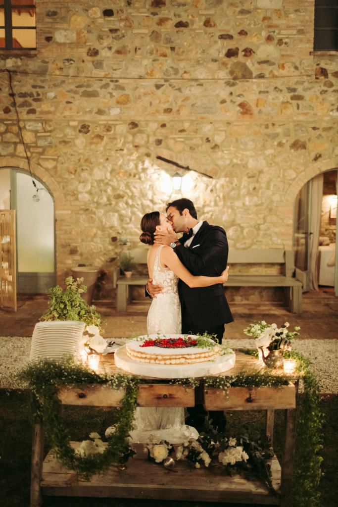 Traditional Italian wedding cake - Italian weddings by Natalia