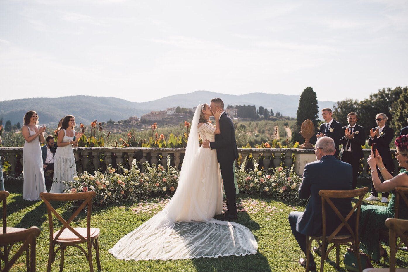 Summer Wedding Ceremony in villa Ferdinanda - Italian weddings by Natalia 