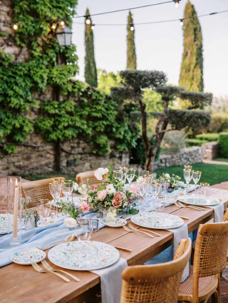 Wedding Reception table scape in Tramonto tones, Borgo Basta Creti - Italian Weddings by Natalia 