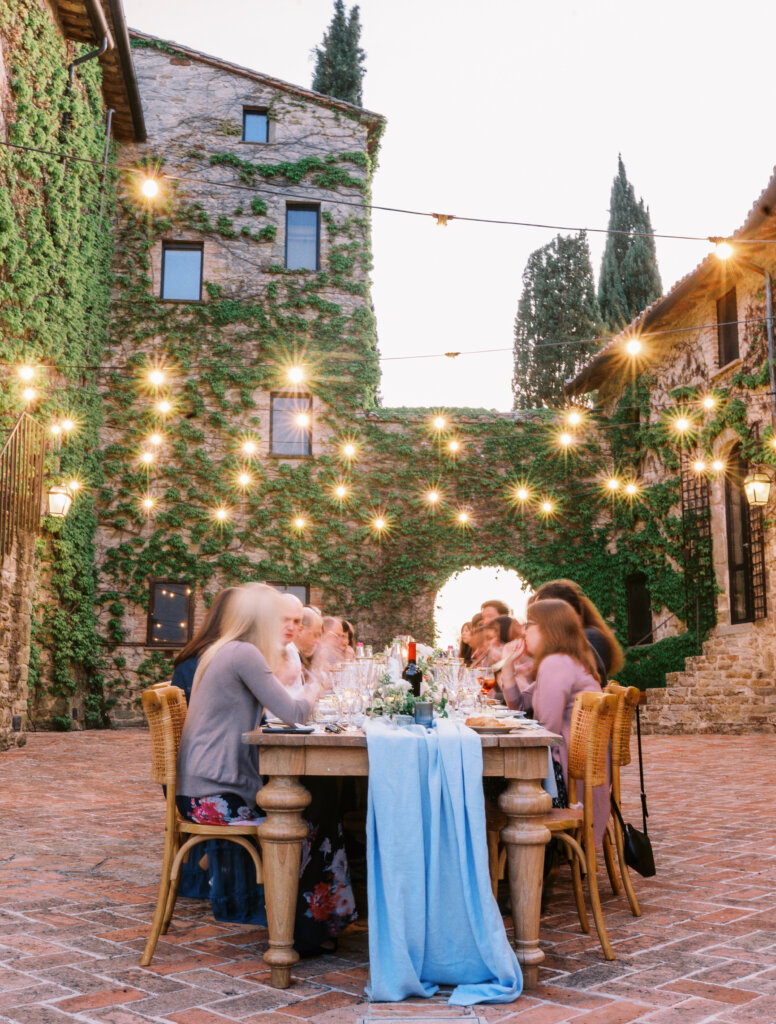 Spring alfresco dining - Italian Weddings by Natalia 